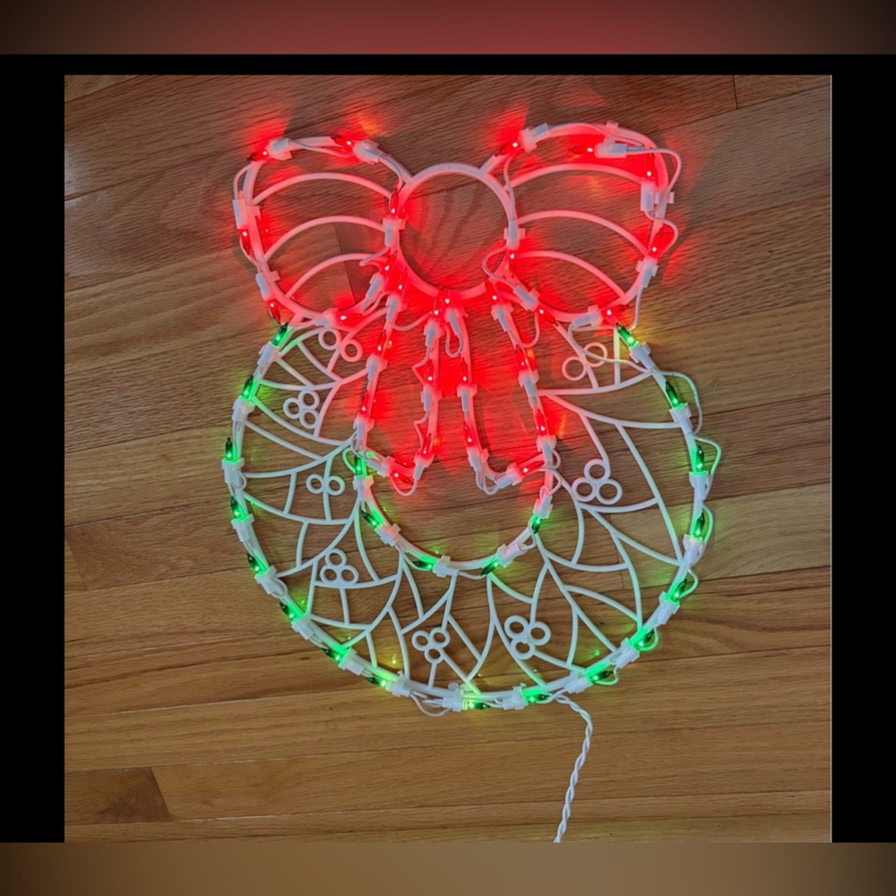 Northlight 18" Lighted Wreath Christmas Window